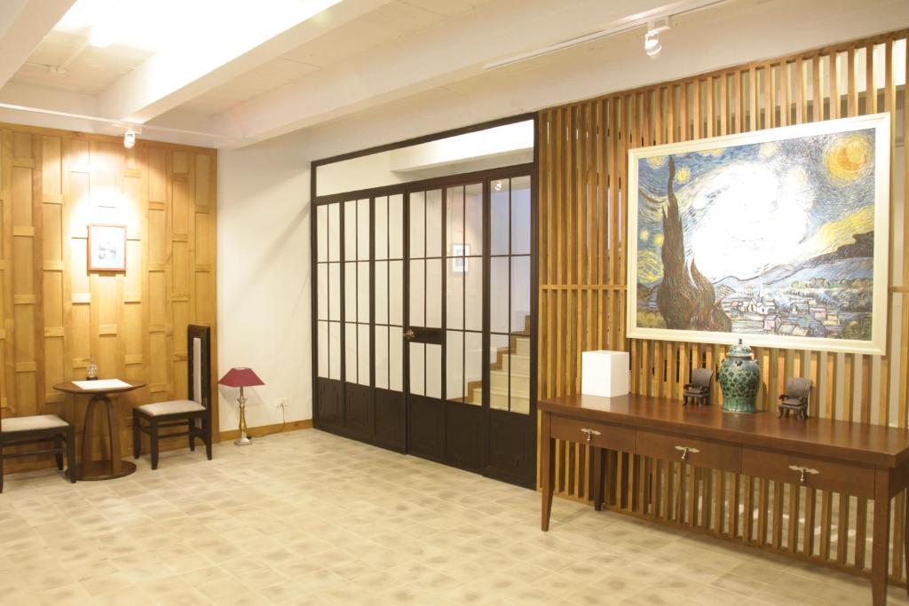 Baan Dinso Hostel@Ratchadamnoen Banguecoque Exterior foto