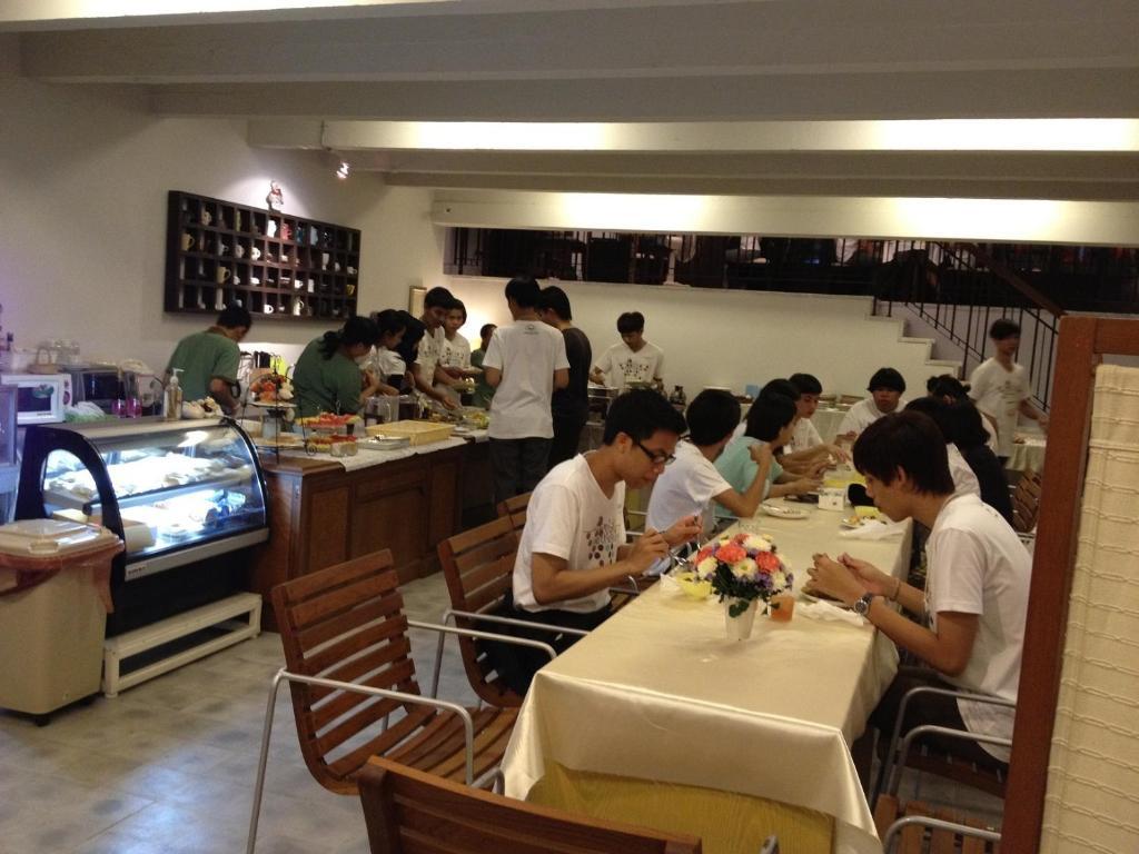 Baan Dinso Hostel@Ratchadamnoen Banguecoque Exterior foto