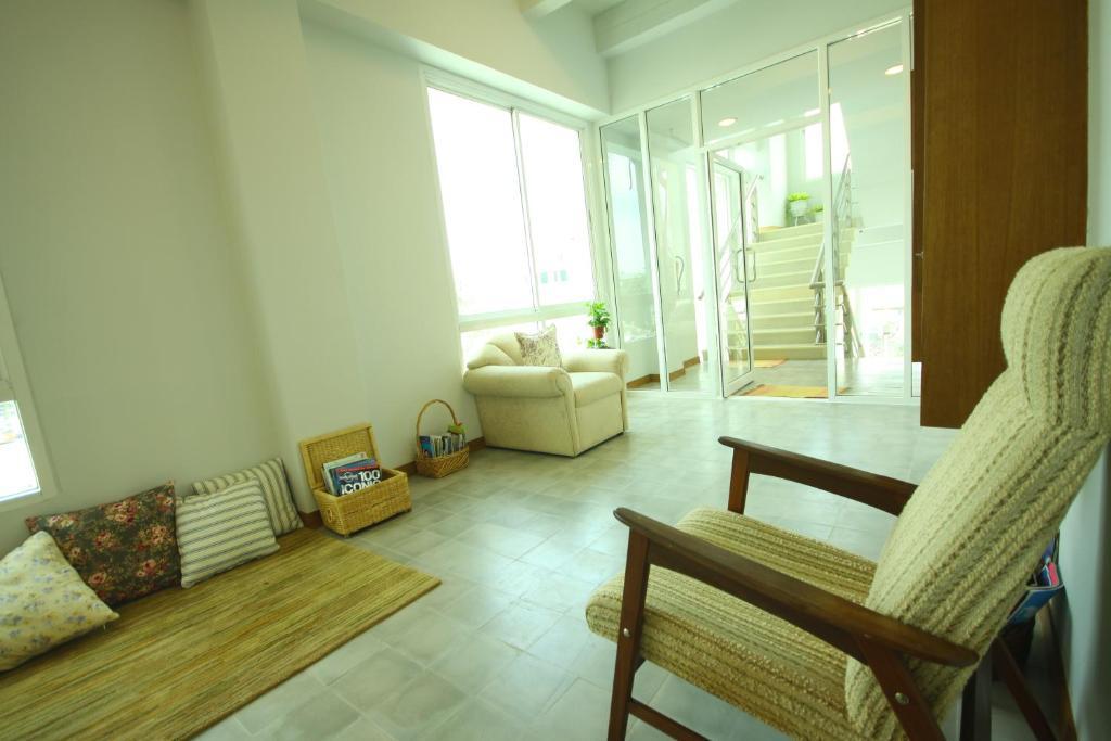Baan Dinso Hostel@Ratchadamnoen Banguecoque Exterior foto